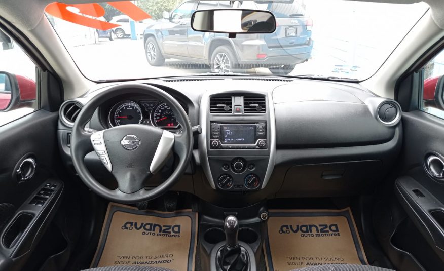  Nissan Versa – Avance automático