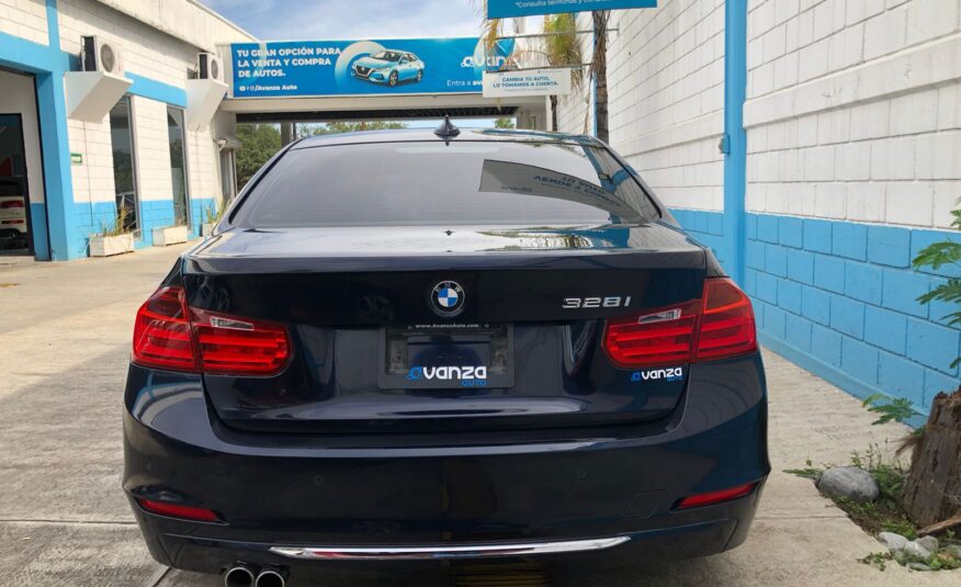 BMW 328I Luxury Line 2015